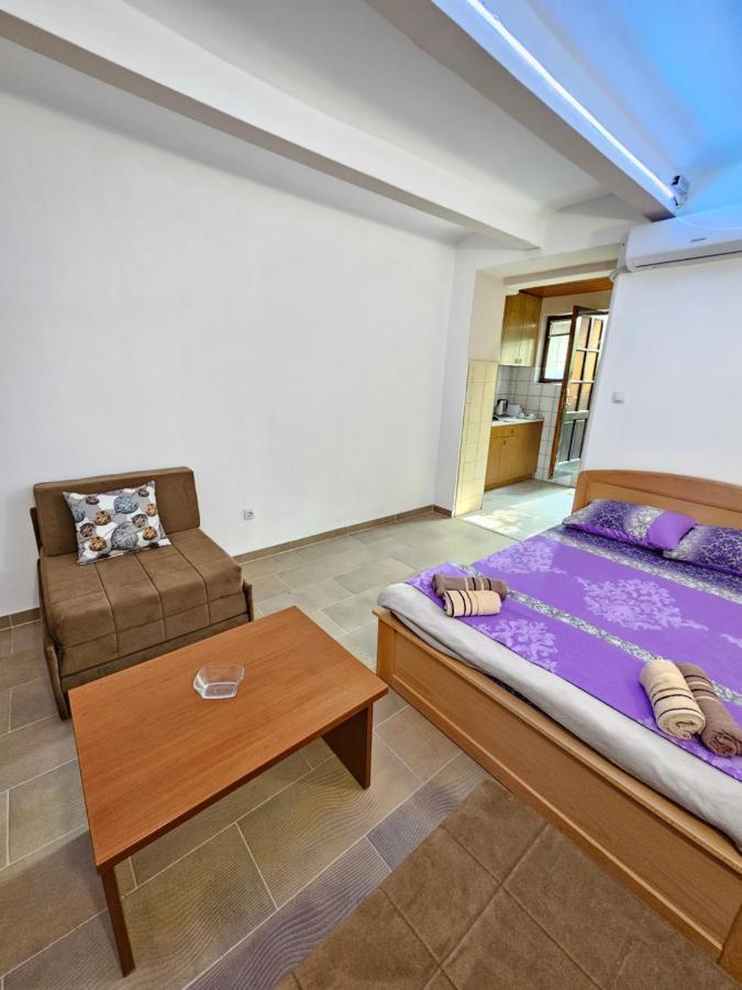 Booking Apartments Alone 1 Βελιγράδι Εξωτερικό φωτογραφία