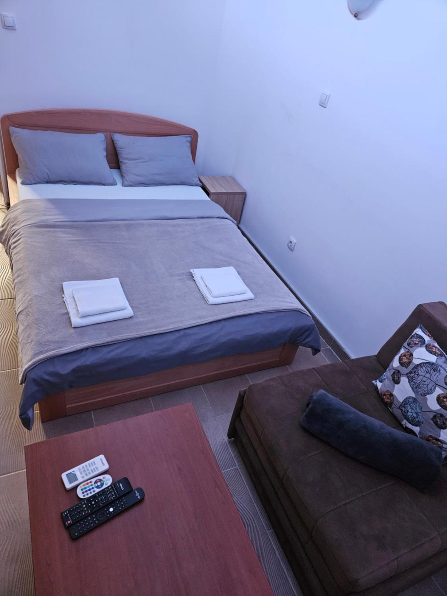 Booking Apartments Alone 1 Βελιγράδι Εξωτερικό φωτογραφία